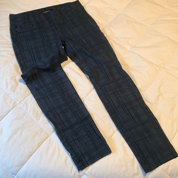 LIVERPOOL jean company, like new, size 8, rayon/nylon/ spandex, super cute - Picture 1 of 12